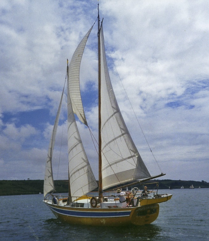 Picture of a gaff-rigged schooner, sailing through the solent